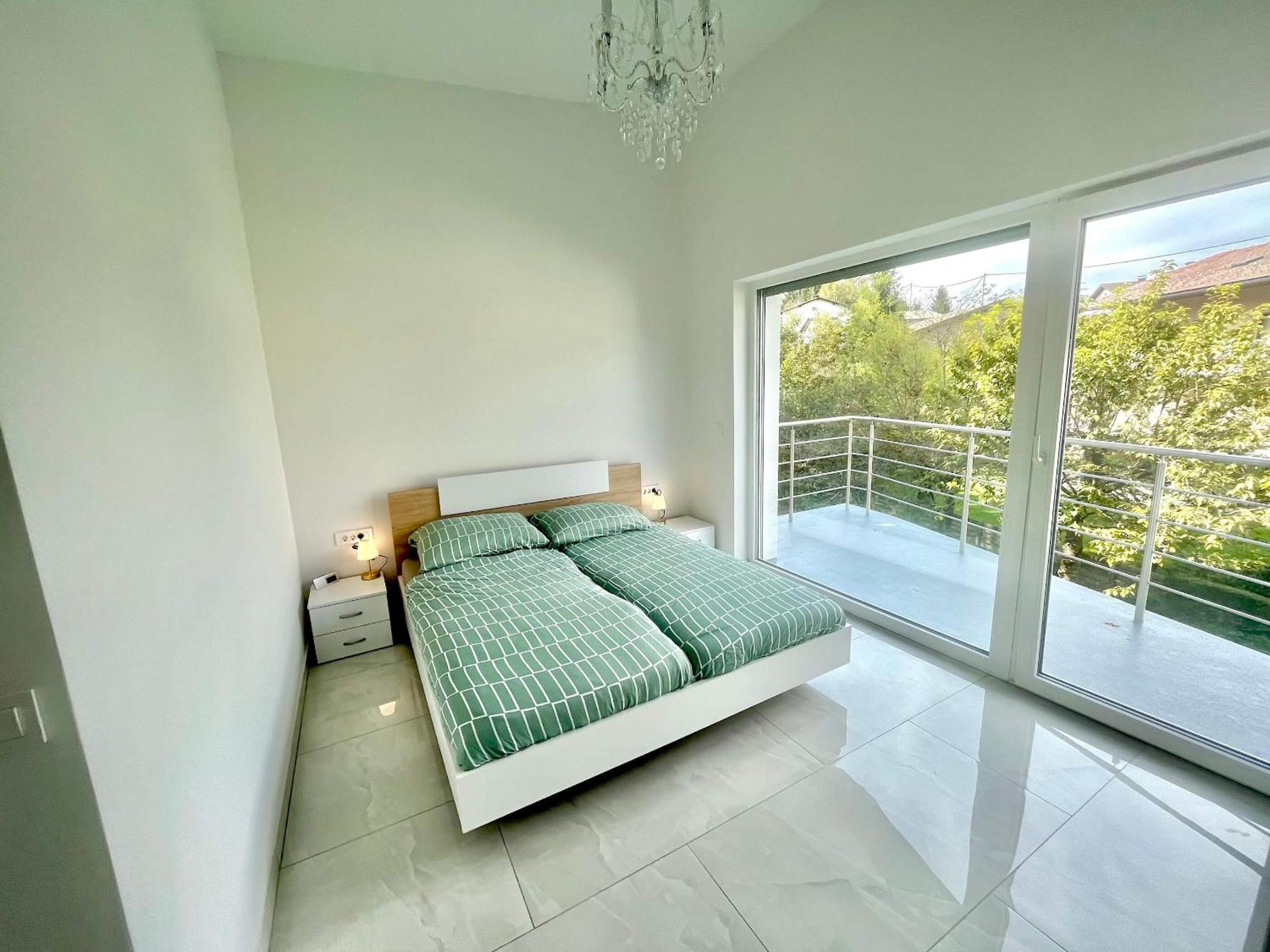 Jacobs Legacy - 4 Bedroom House, Free Parking, near City Center