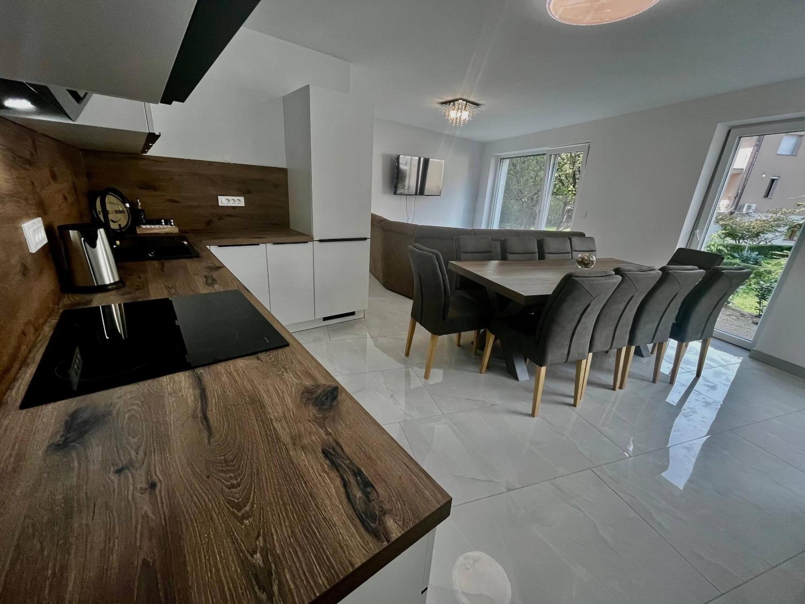 Jacobs Legacy - 4 Bedroom House, Free Parking, near City Center