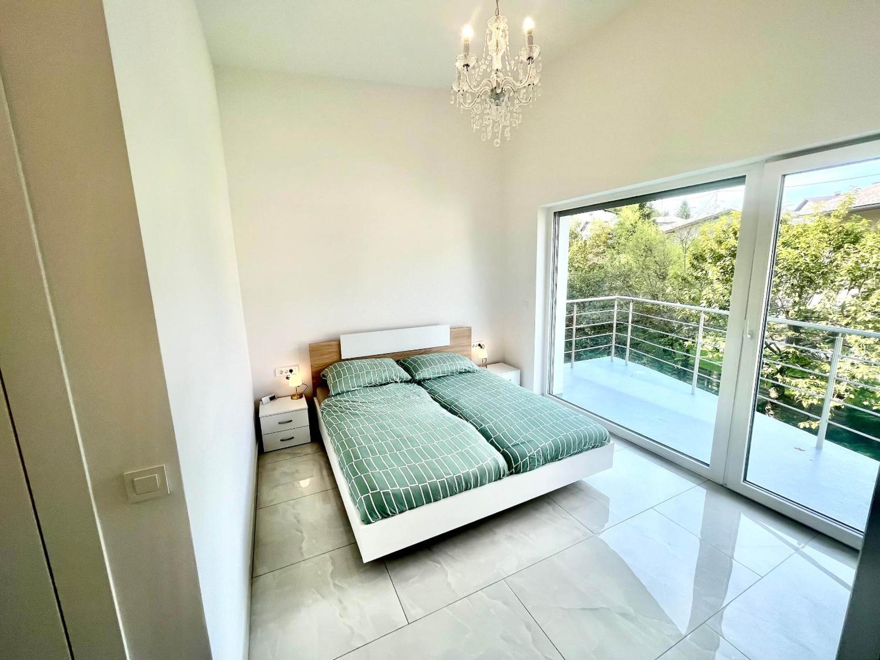 Jacobs Legacy - 4 Bedroom House, Free Parking, near City Center