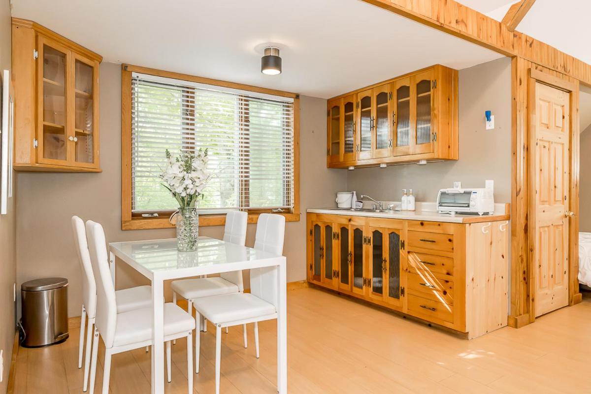 Muskoka Lakeshore Cottage Bliss