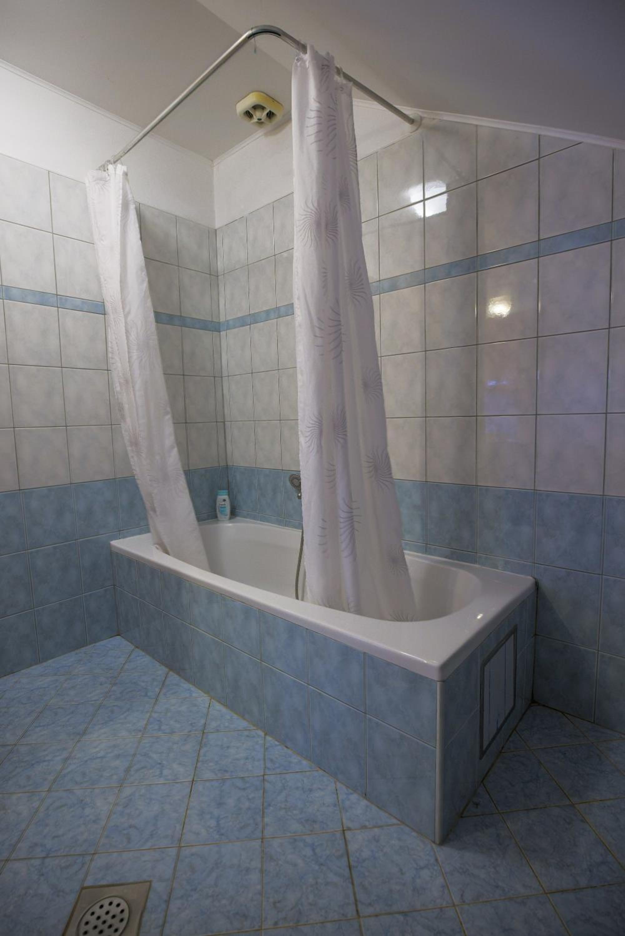 Photo 38