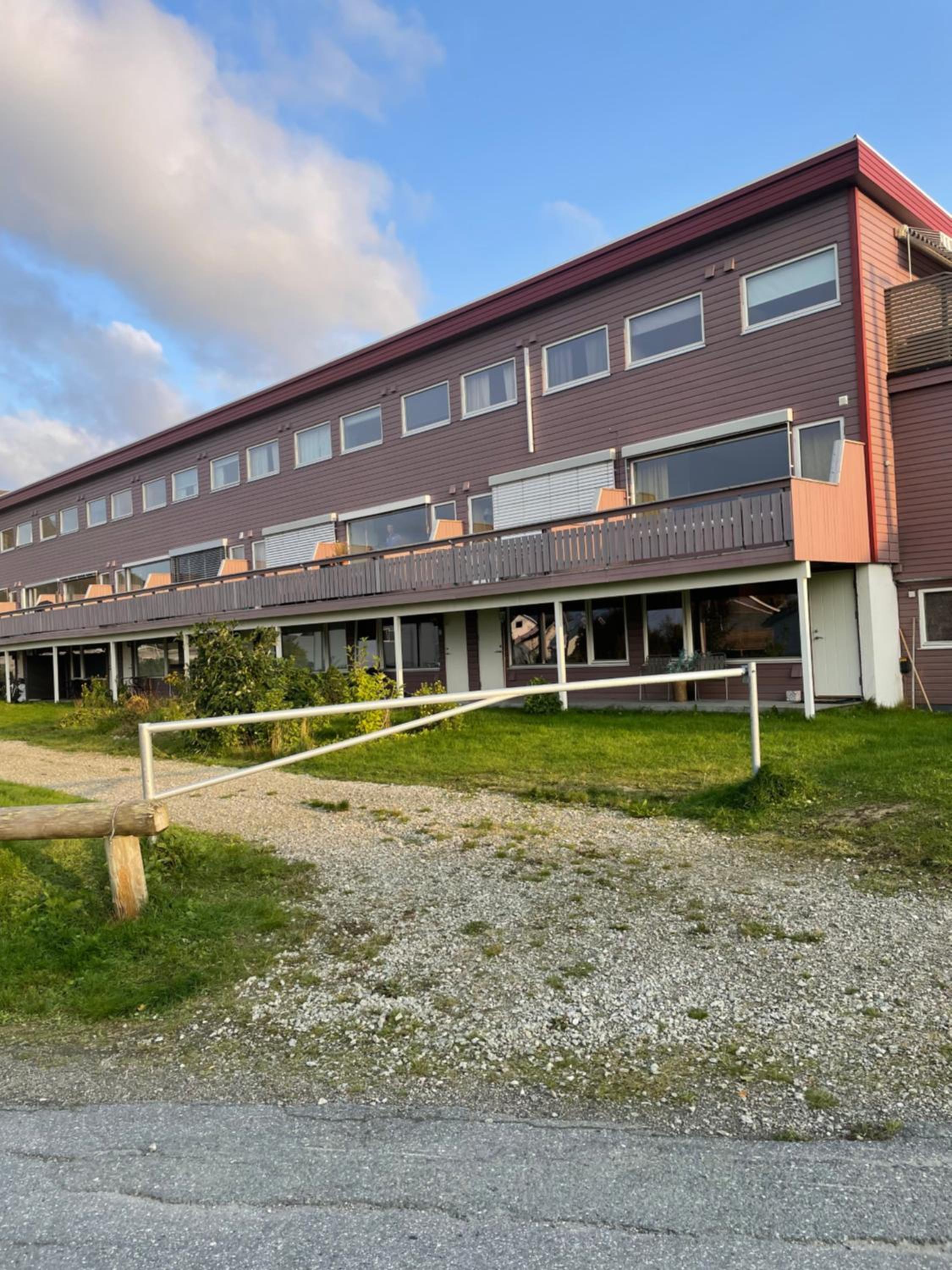 Aurora Apartment very close to Fjellheisen view 4