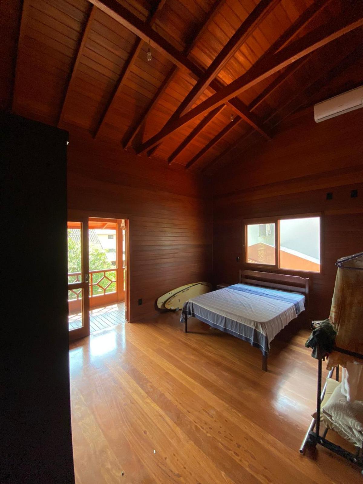 Casa espaçosa na Guarda do Embaú