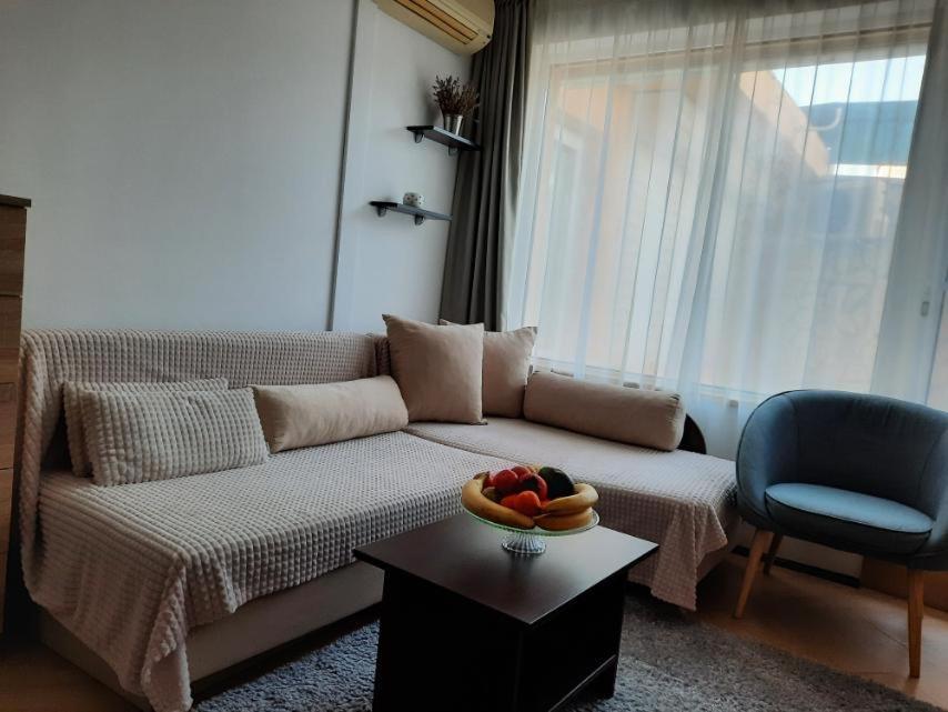 Cosy Breeze Apartment