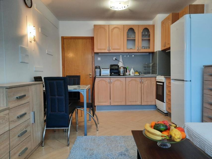 Cosy Breeze Apartment