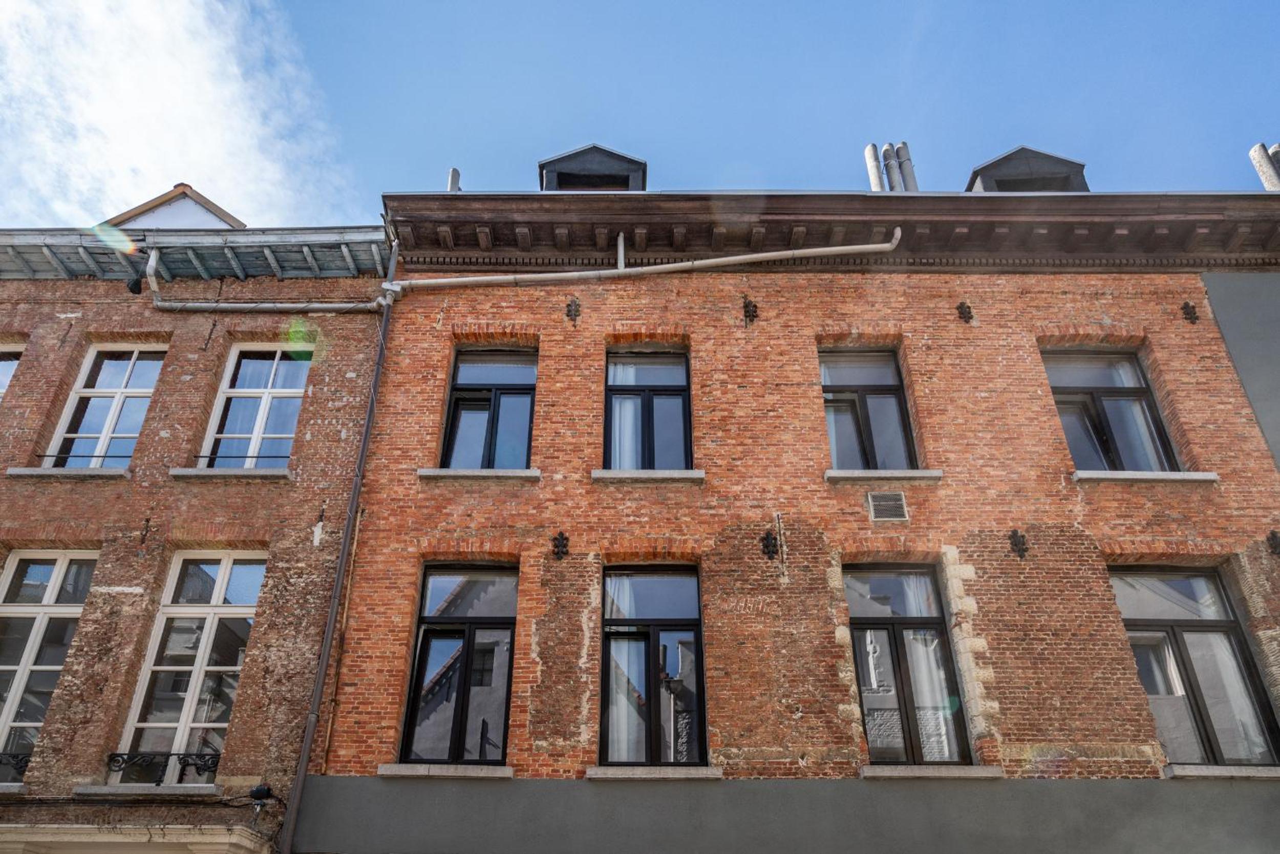 Two-Bedroom River Side Apartment in the Heart of Antwerp
