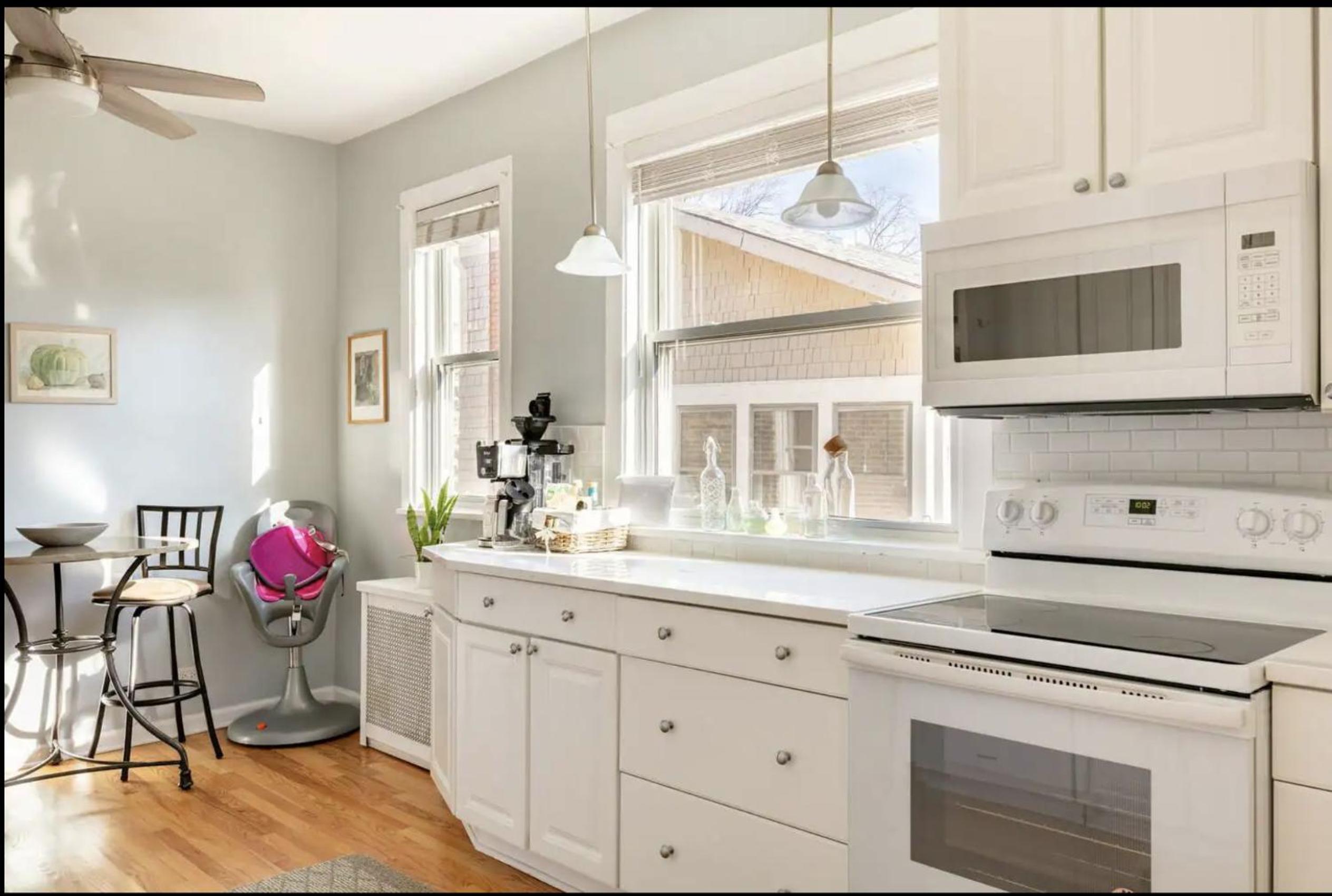 Lovely Family Friendly Home- Free Parking view 5
