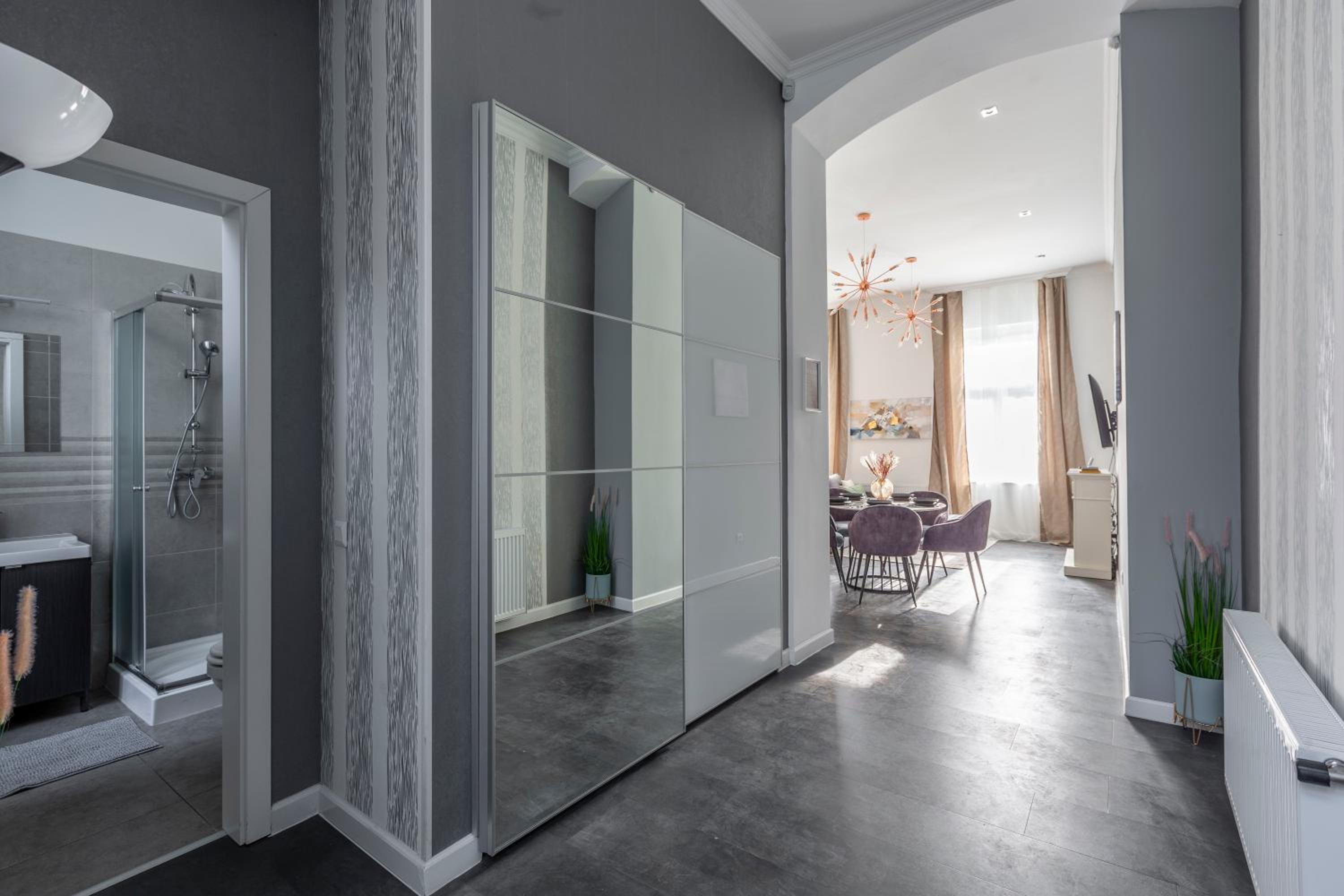 Glorious Central Apartment next to the New York Café