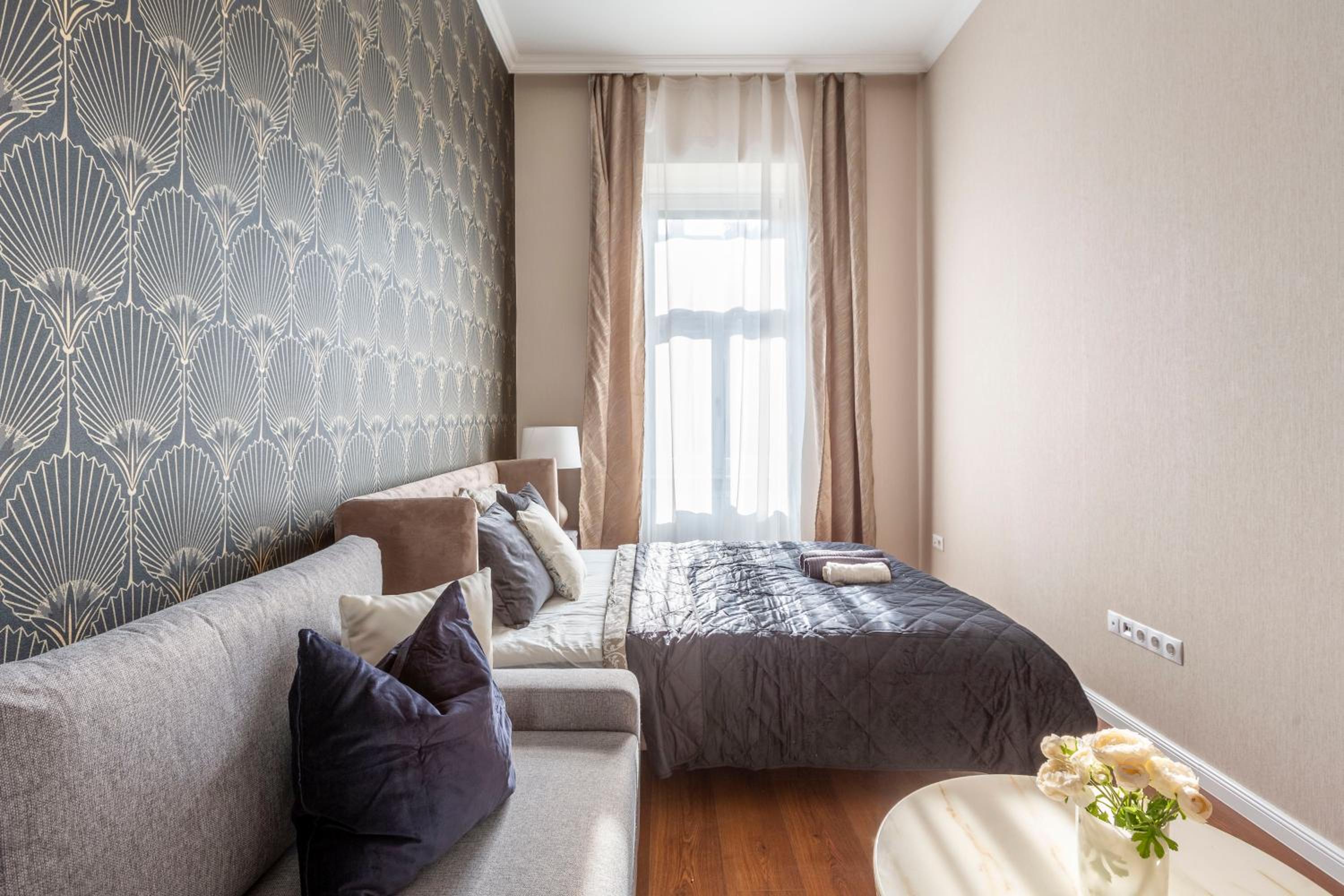 Glorious Central Apartment next to the New York Café