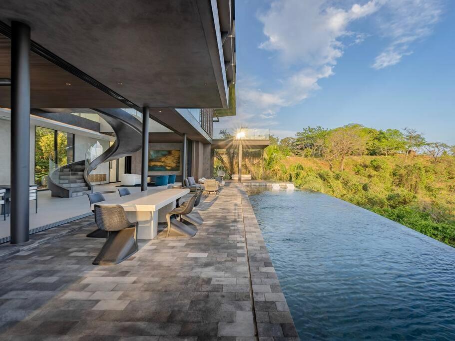 Casa Gaia - New Luxury Oceanview Mansion