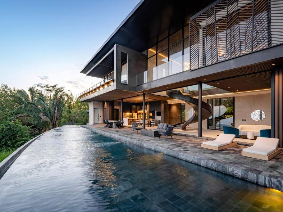 Casa Gaia - New Luxury Oceanview Mansion