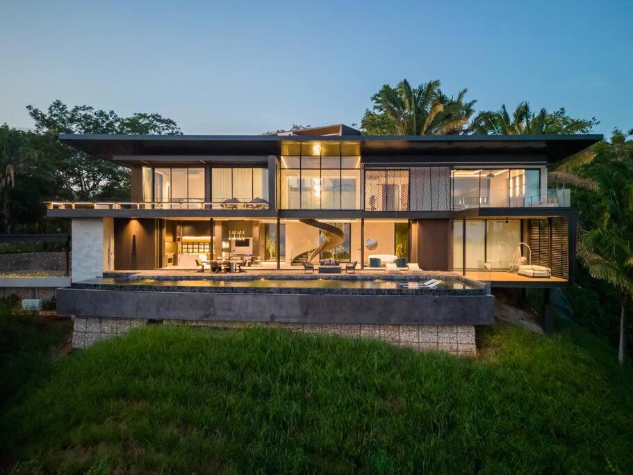 Casa Gaia - New Luxury Oceanview Mansion