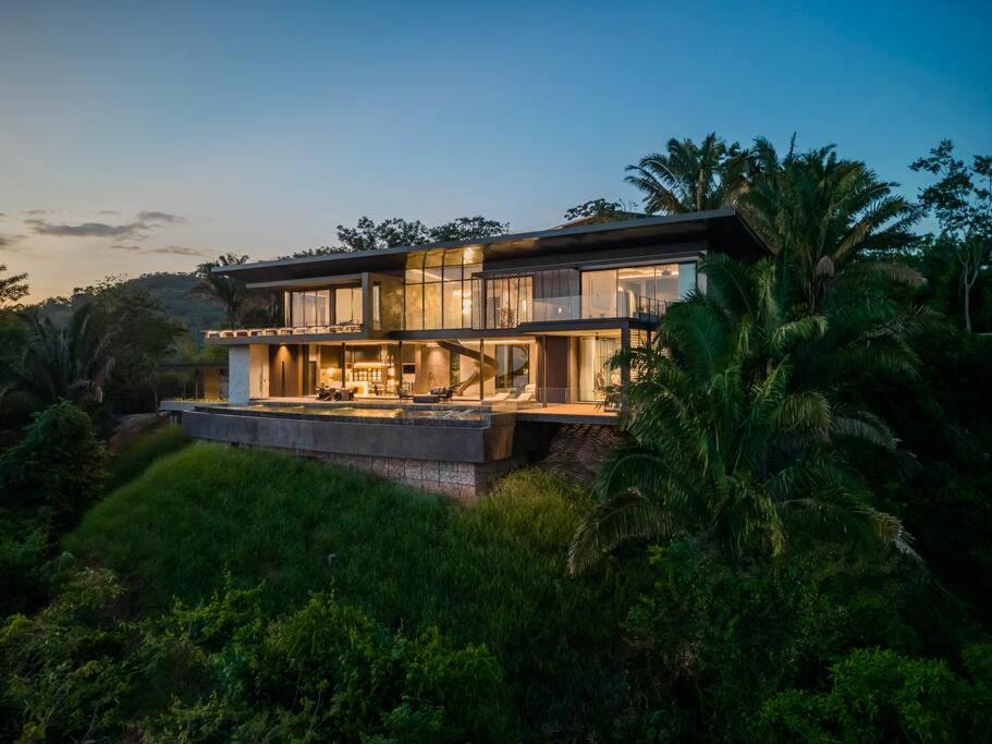 Casa Gaia - New Luxury Oceanview Mansion