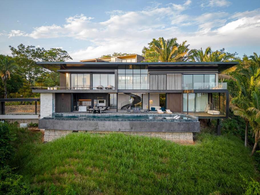 Casa Gaia - New Luxury Oceanview Mansion
