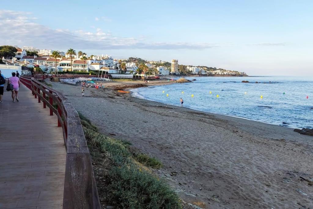 Calahonda Beach Brand new studio oceanfront