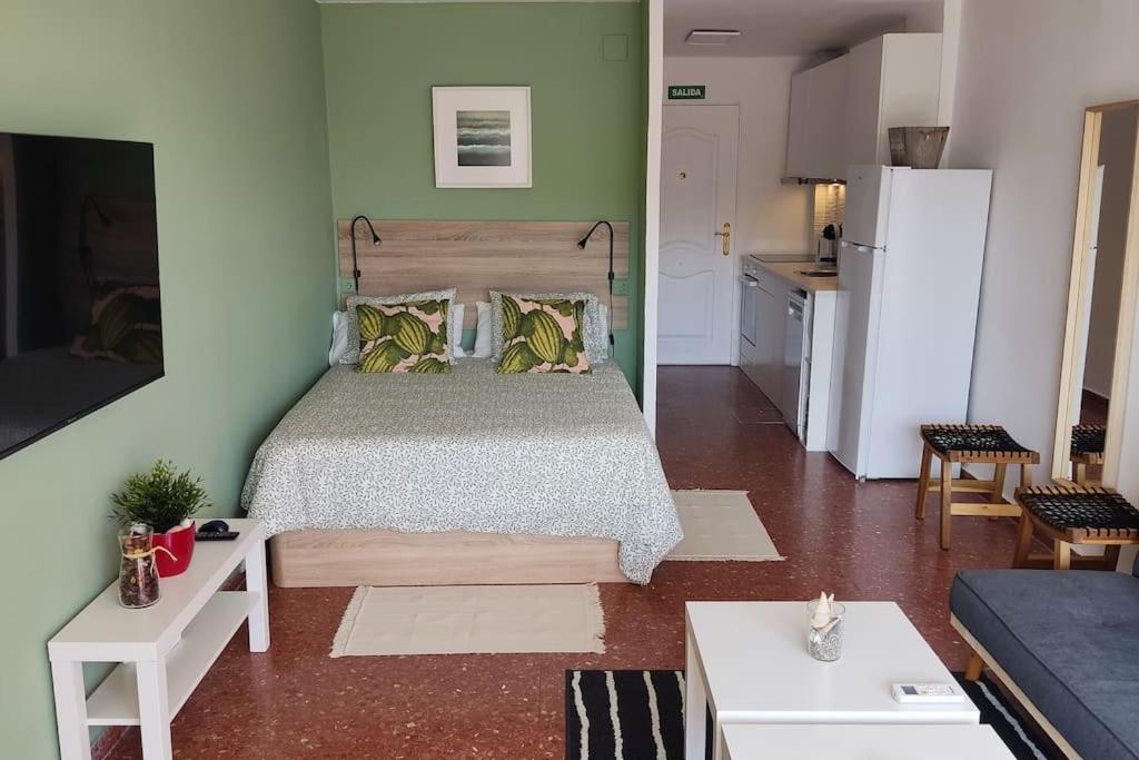 Calahonda Beach Brand new studio oceanfront