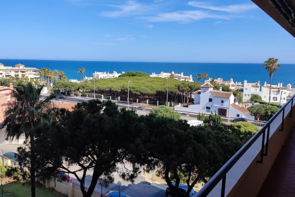 Calahonda Beach Brand new studio oceanfront