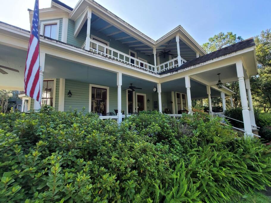 Southern Charm in the Camellia Rose Inn