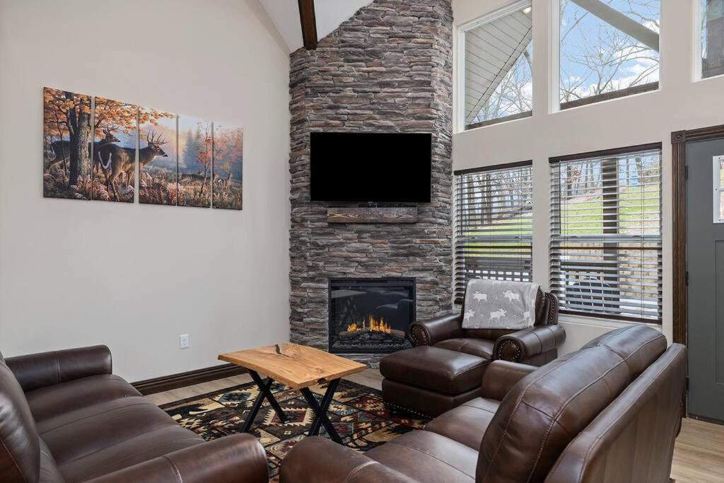 Rock and Timber Lodge view 2
