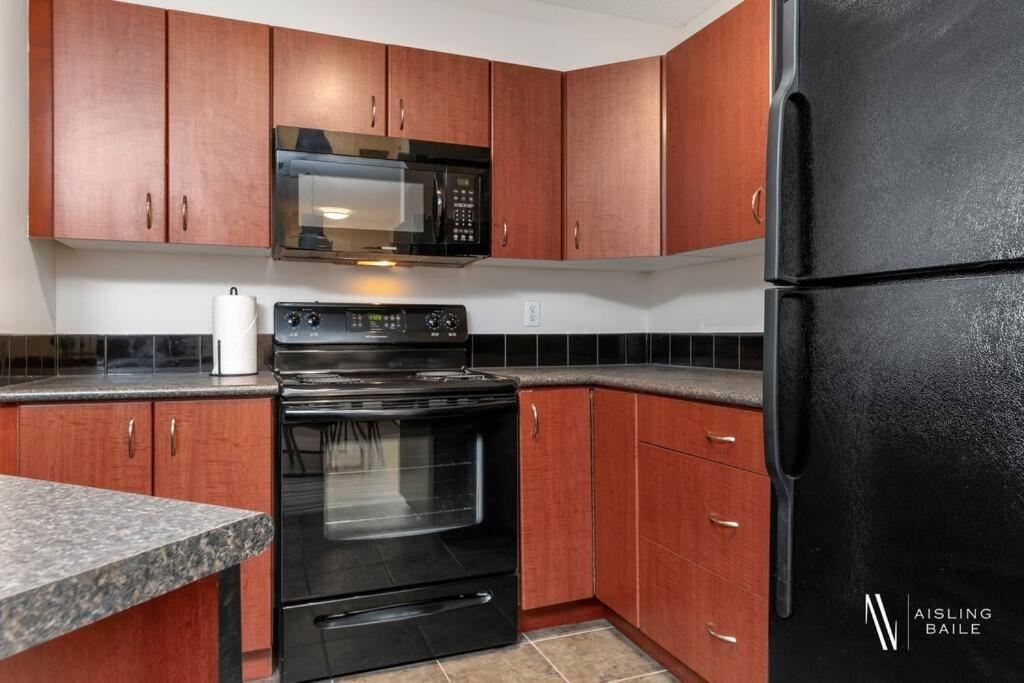 Light N Airy, Pool, Hot Tub, Pets, Ground Floor