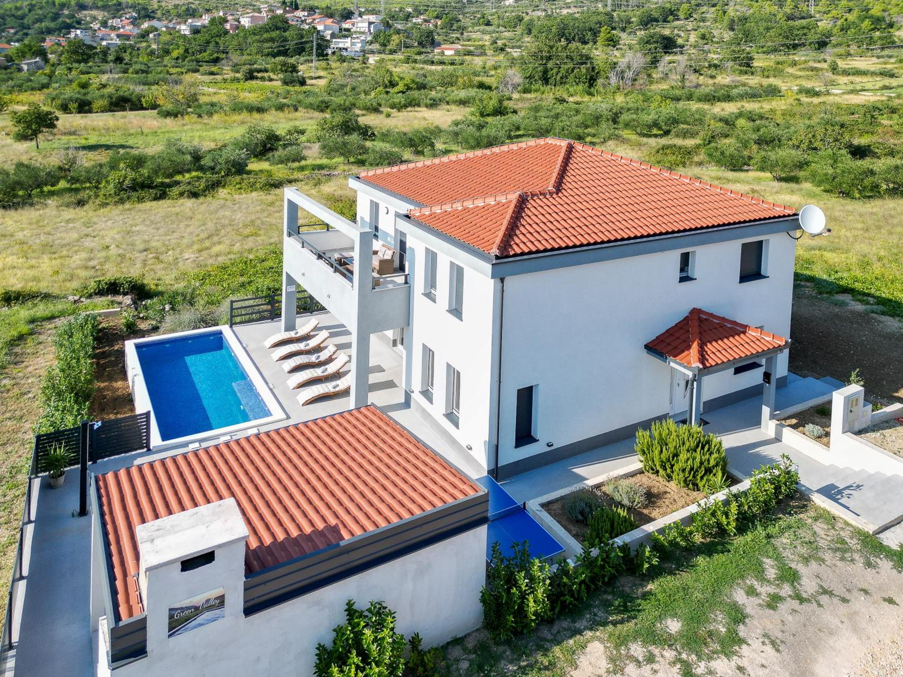 villa green valley view 2
