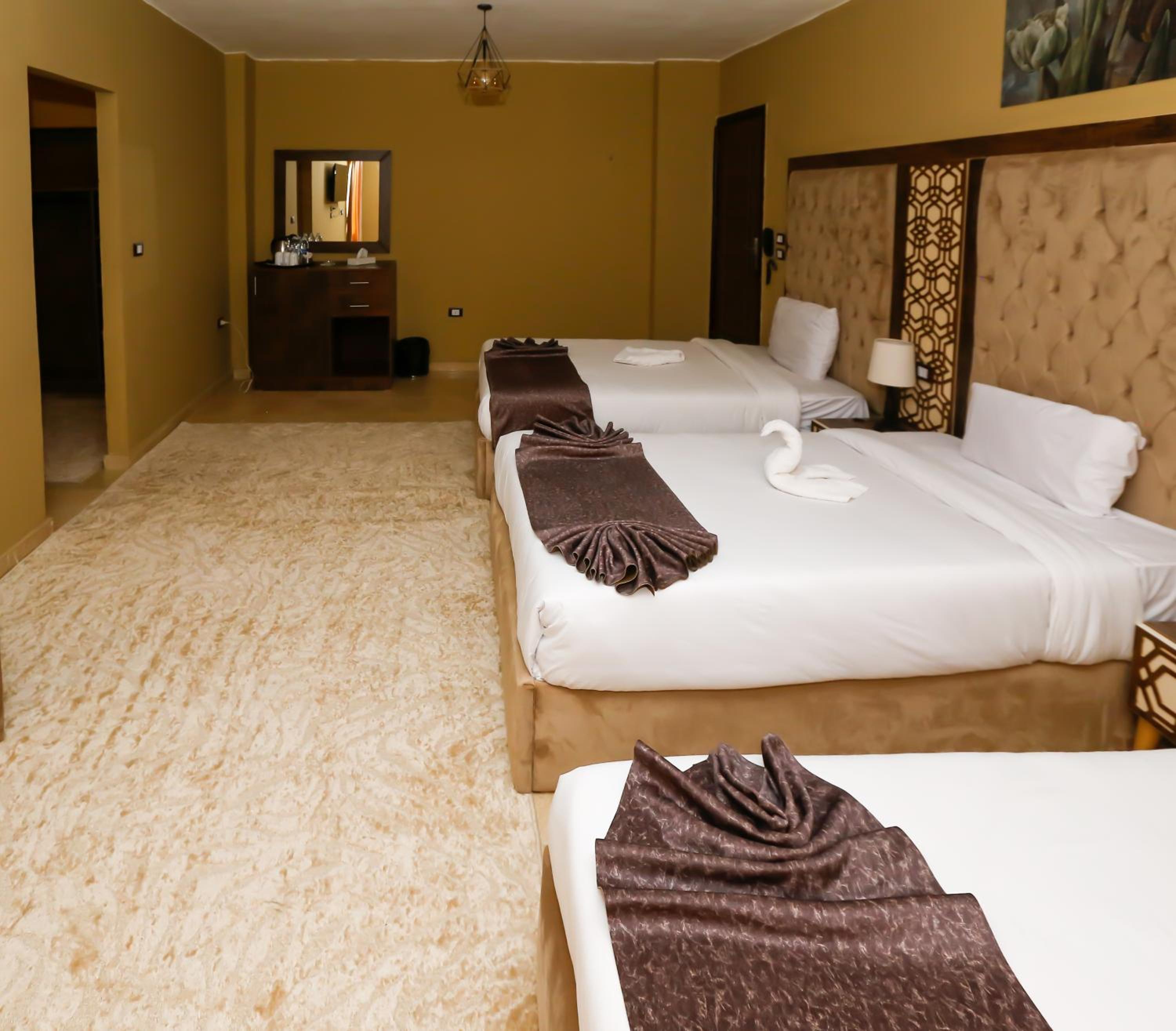 King Cheops Inn - Pyramid View