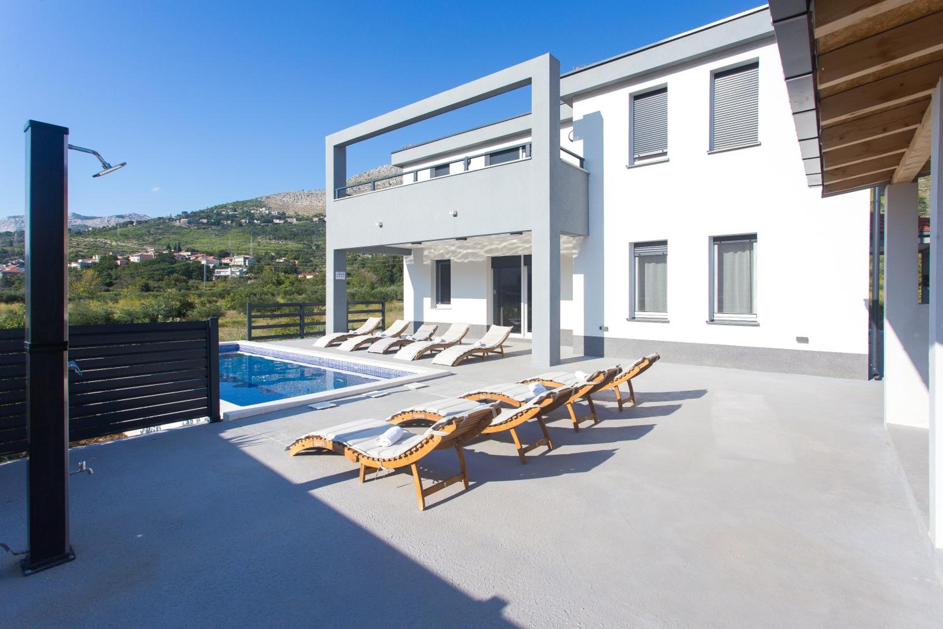 villa green valley view 5