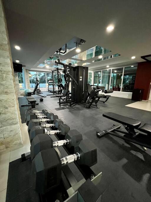 Merendon Heights Luxury Condo