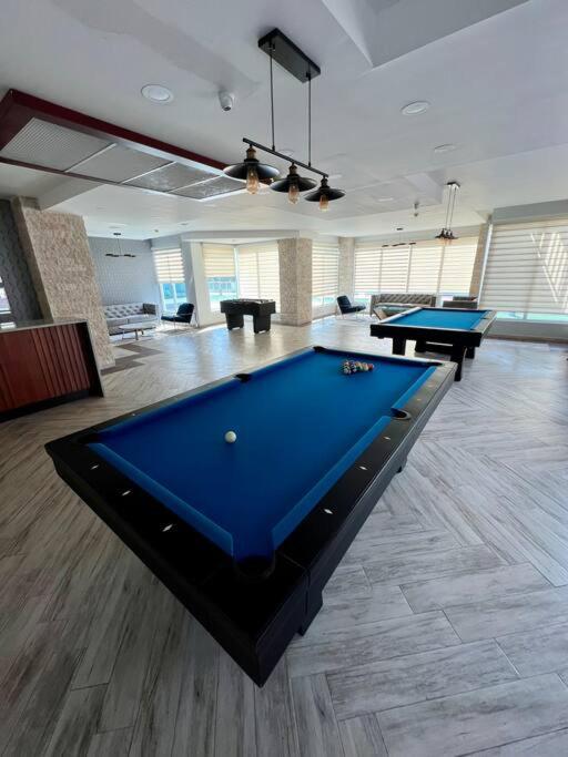 Merendon Heights Luxury Condo
