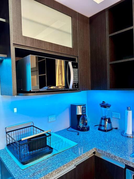 Merendon Heights Luxury Condo