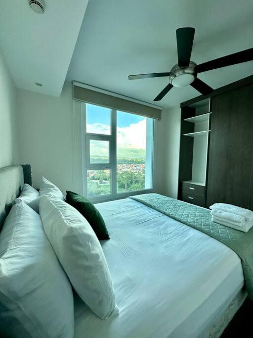 Merendon Heights Luxury Condo