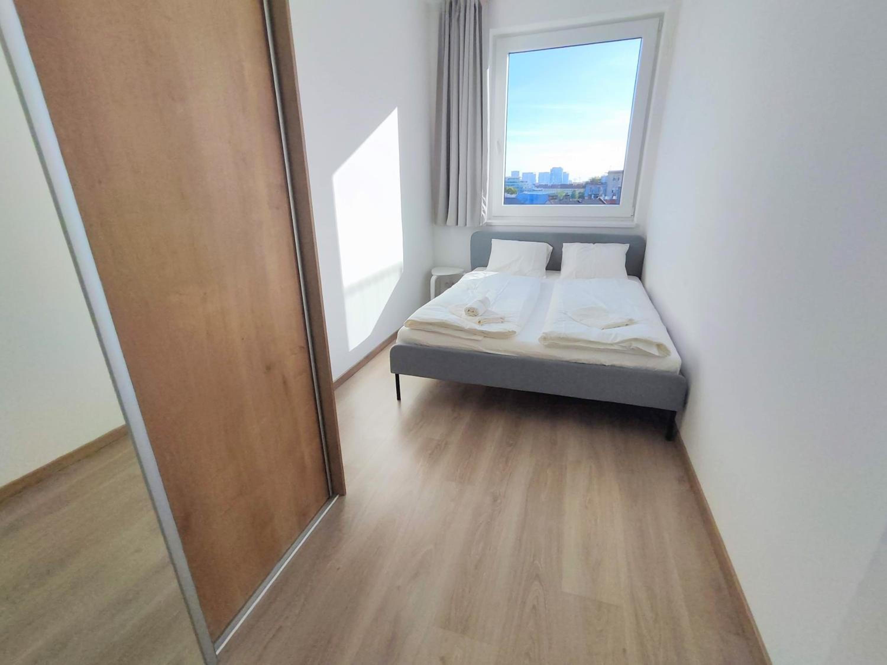 Schanz - quietly oriented - private parking - balcony view 5