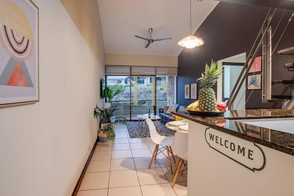 CR MARIPOSA RENTALS Comfortable penthouse, AC, pool, gym, tennis