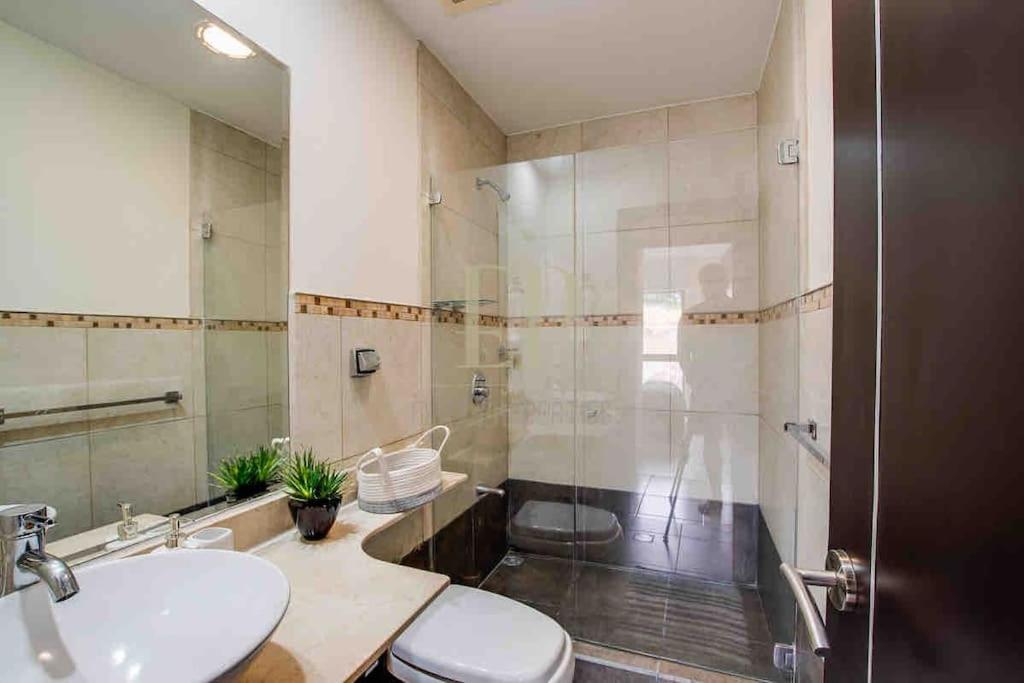 CR MARIPOSA RENTALS Comfortable penthouse, AC, pool, gym, tennis