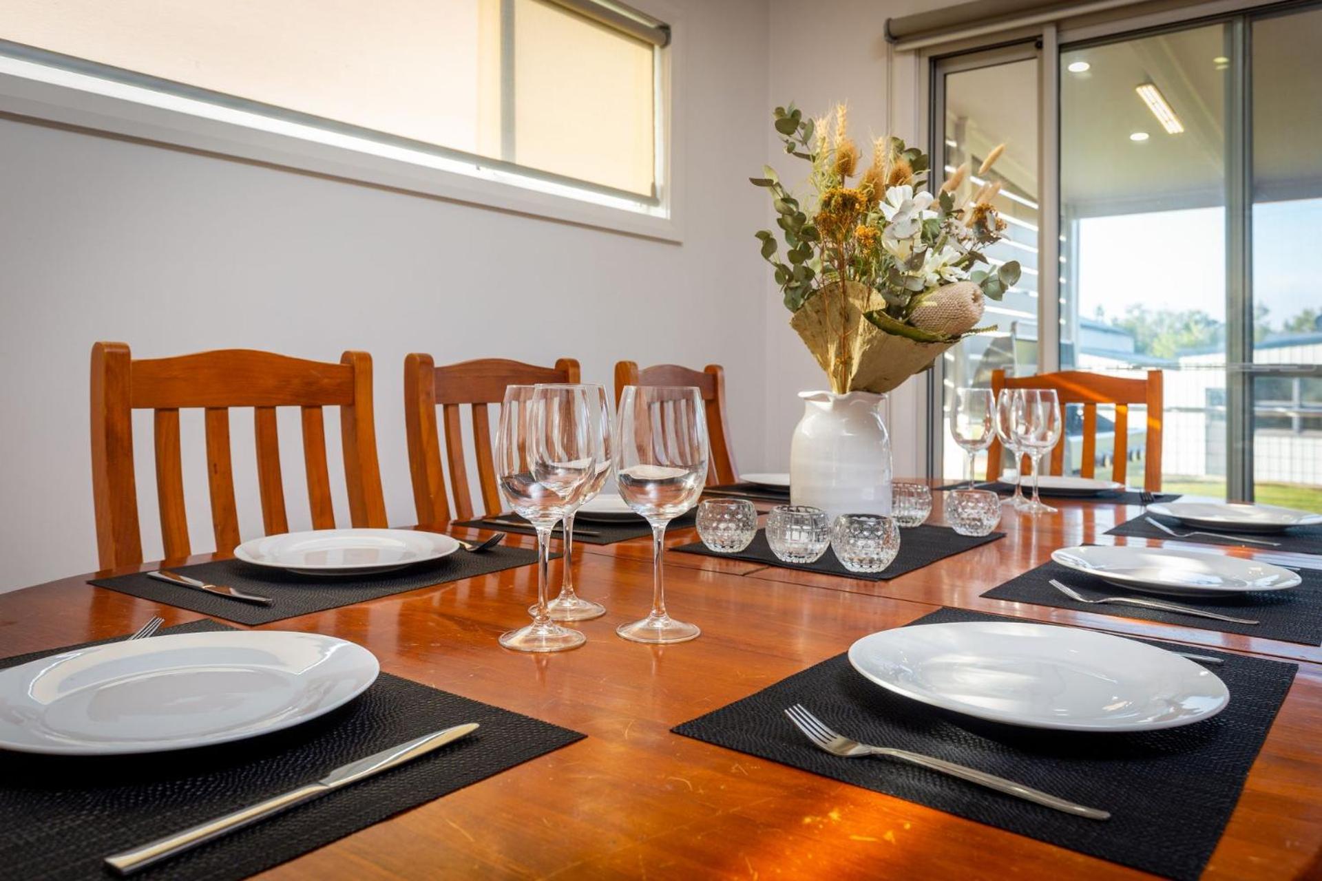 Kulang Lodge in charming Broke with Large Swim Spa and games room suits up to 8 guests