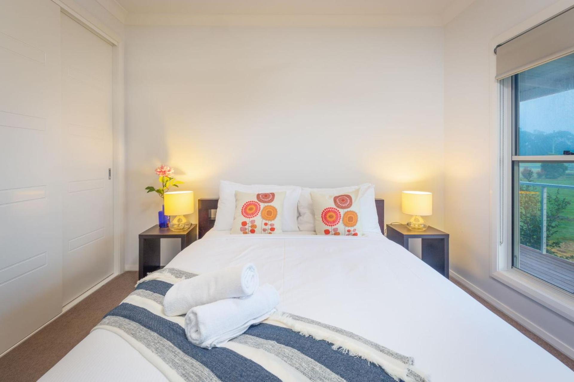 Kulang Lodge in charming Broke with Large Swim Spa and games room suits up to 8 guests