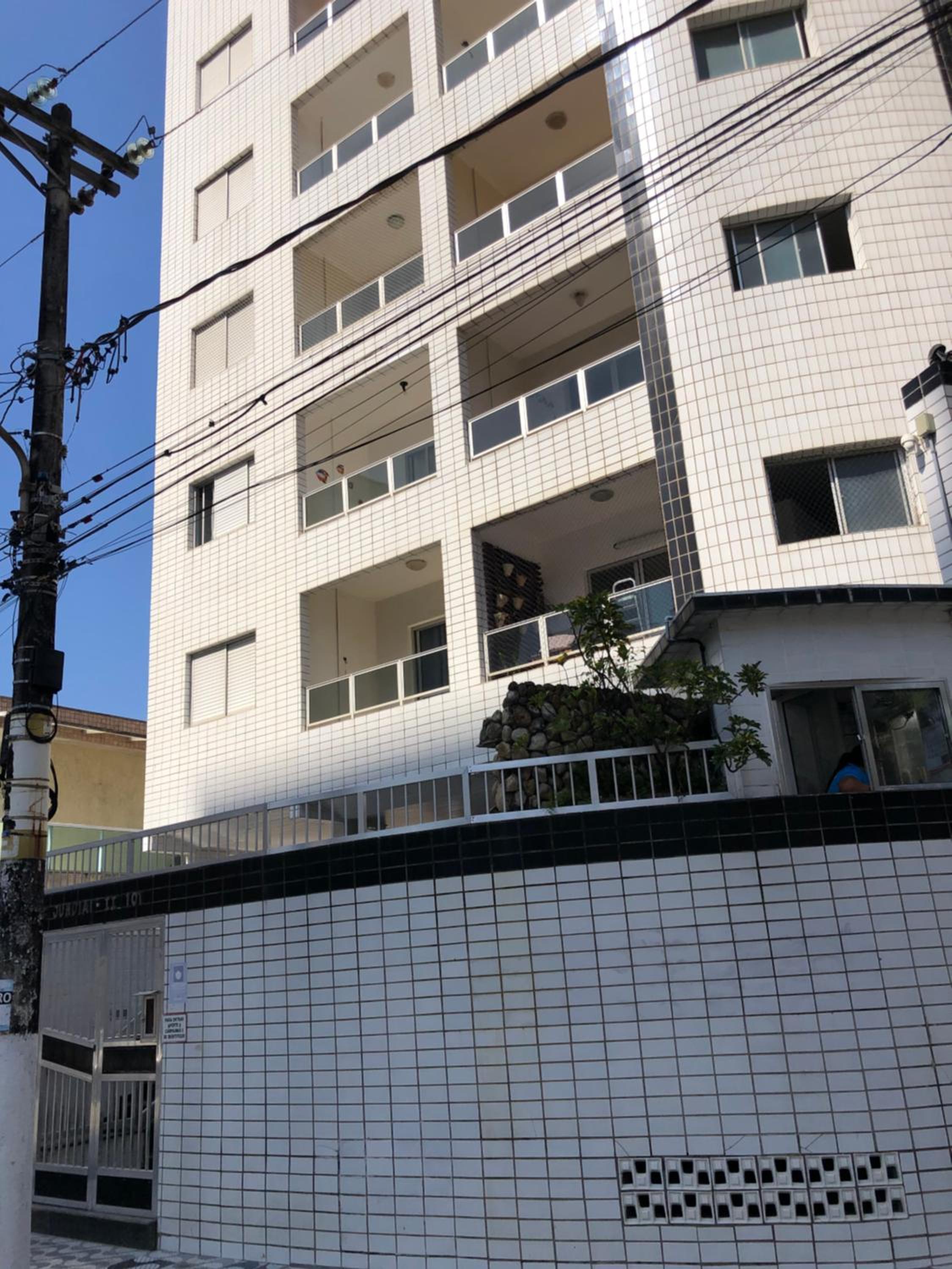 Apt 2 dorm na quadra da praia Ocian - Praia Grande SP