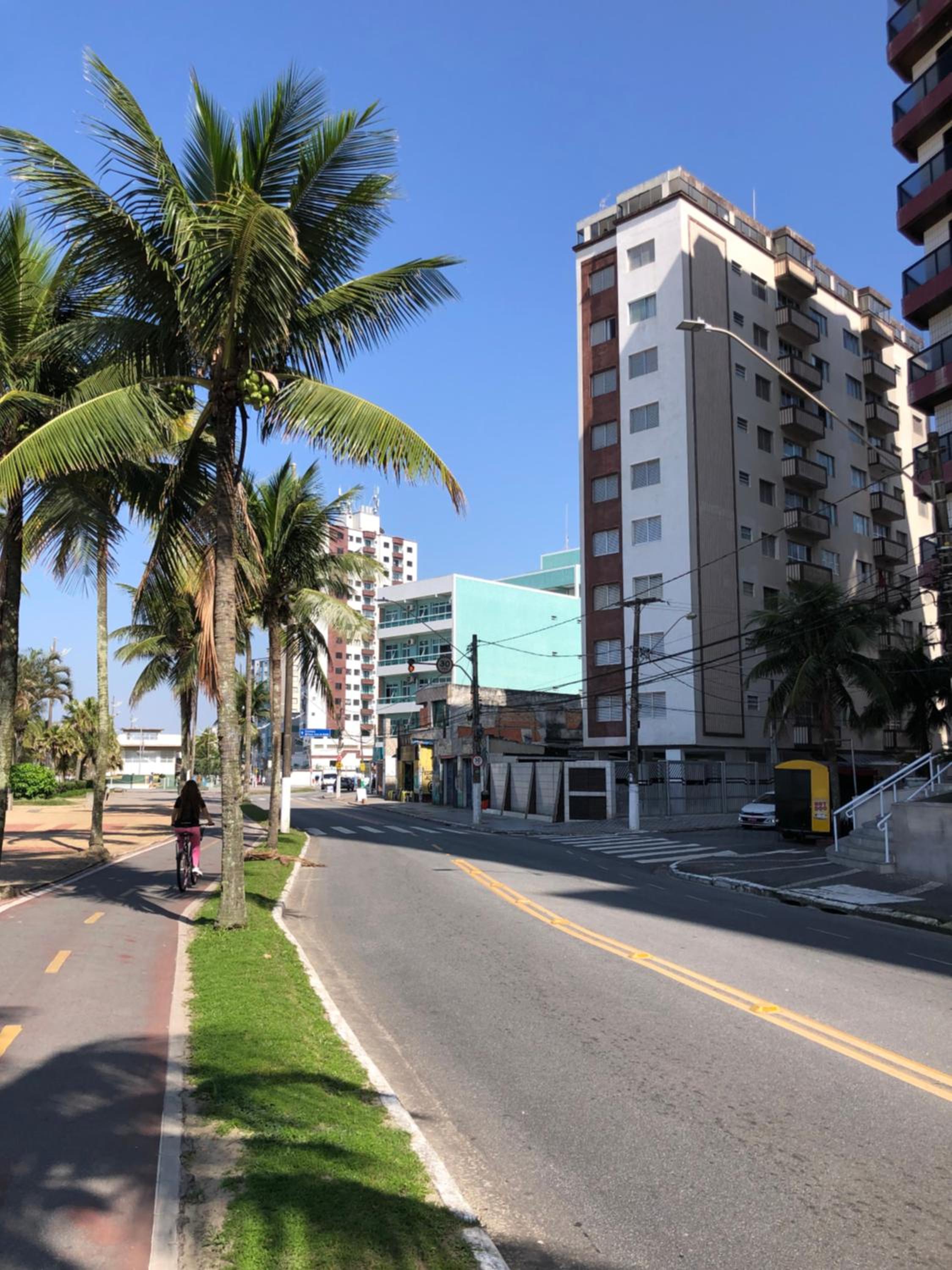 Apt 2 dorm na quadra da praia Ocian - Praia Grande SP