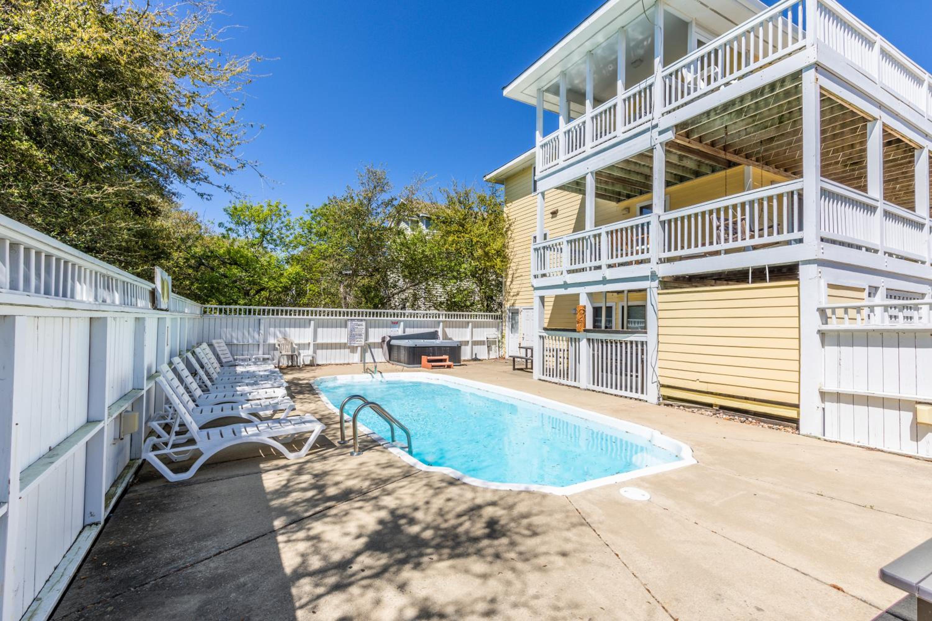 1763 - Shrimp Bizkit by Resort Realty view 3