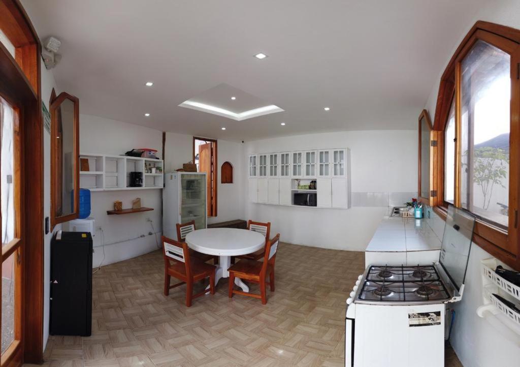 Hostal White House Galapagos