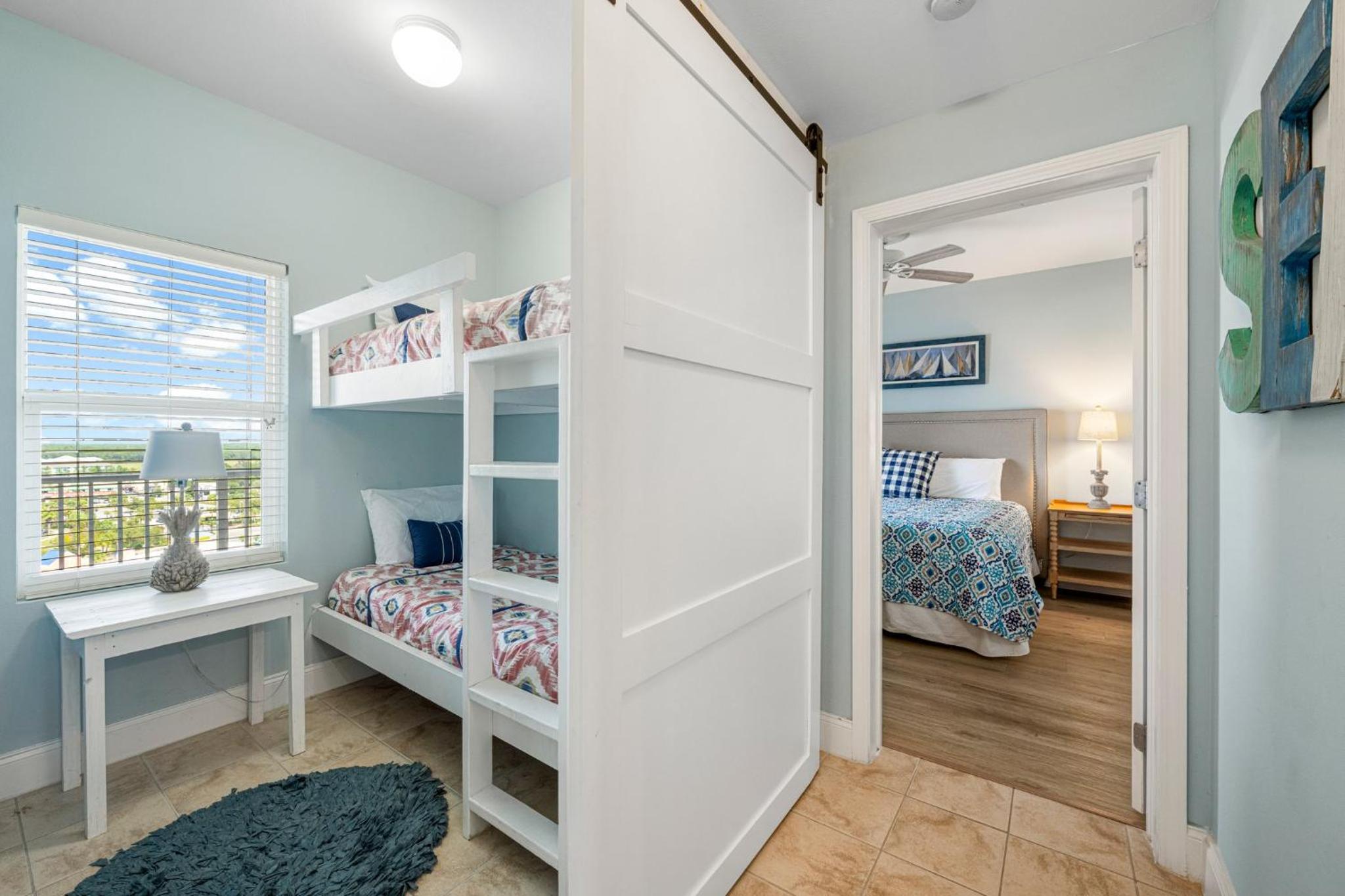 Laketown Wharf #1027 by Nautical Properties view 4