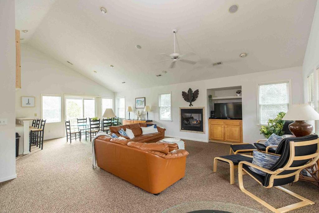 1824 - Country Roads by Resort Realty