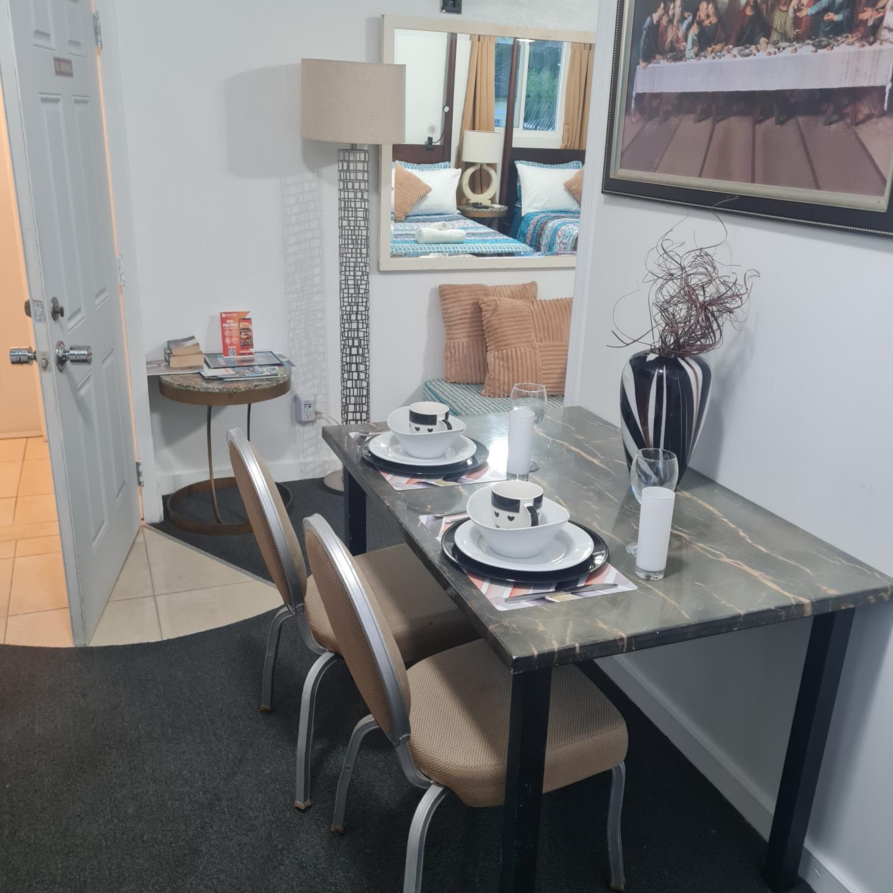 BELL At The Airport Suites Adults Only - Free Airport Transportation