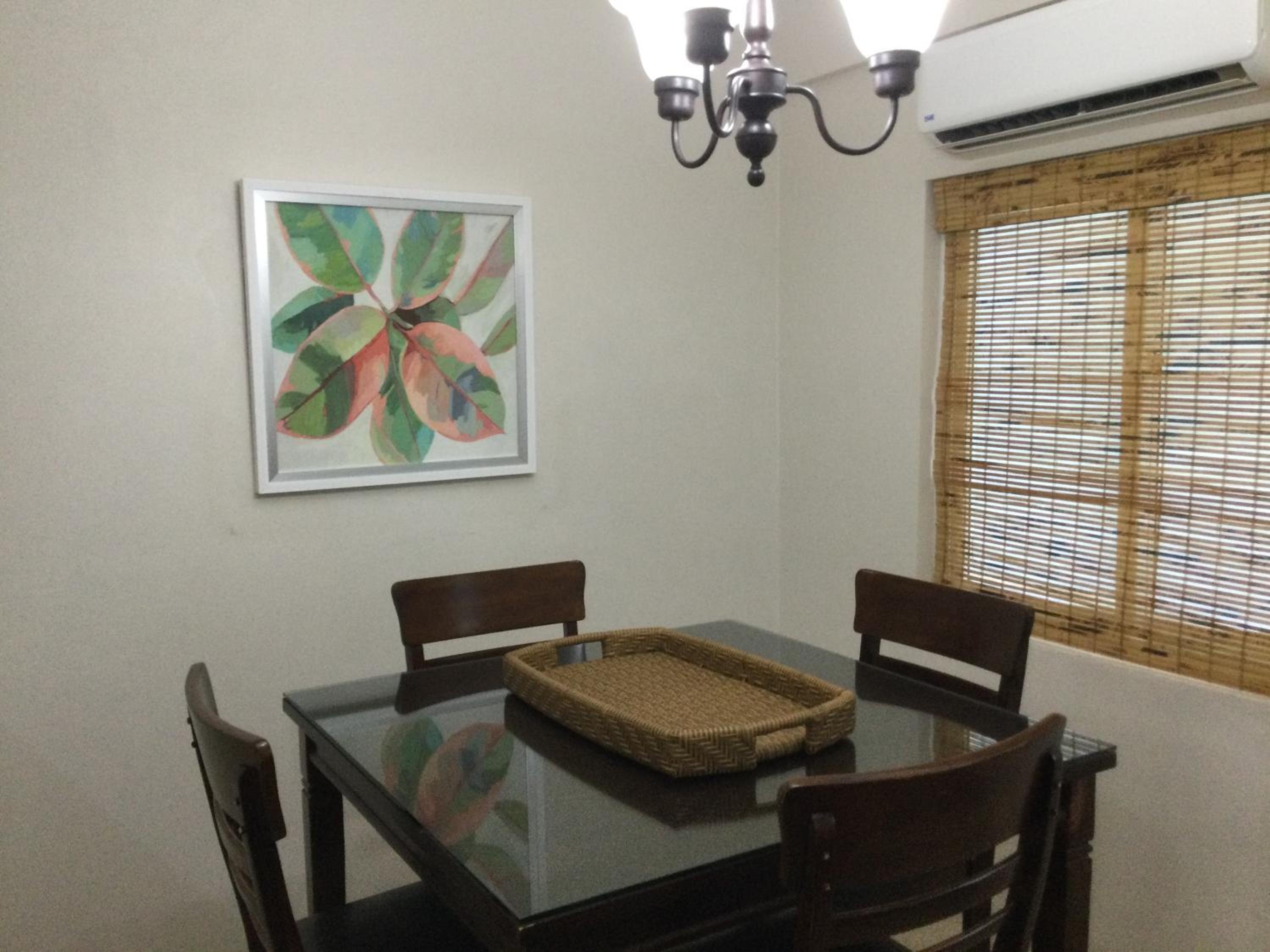 Ella's Park View Townhouse Crown Point