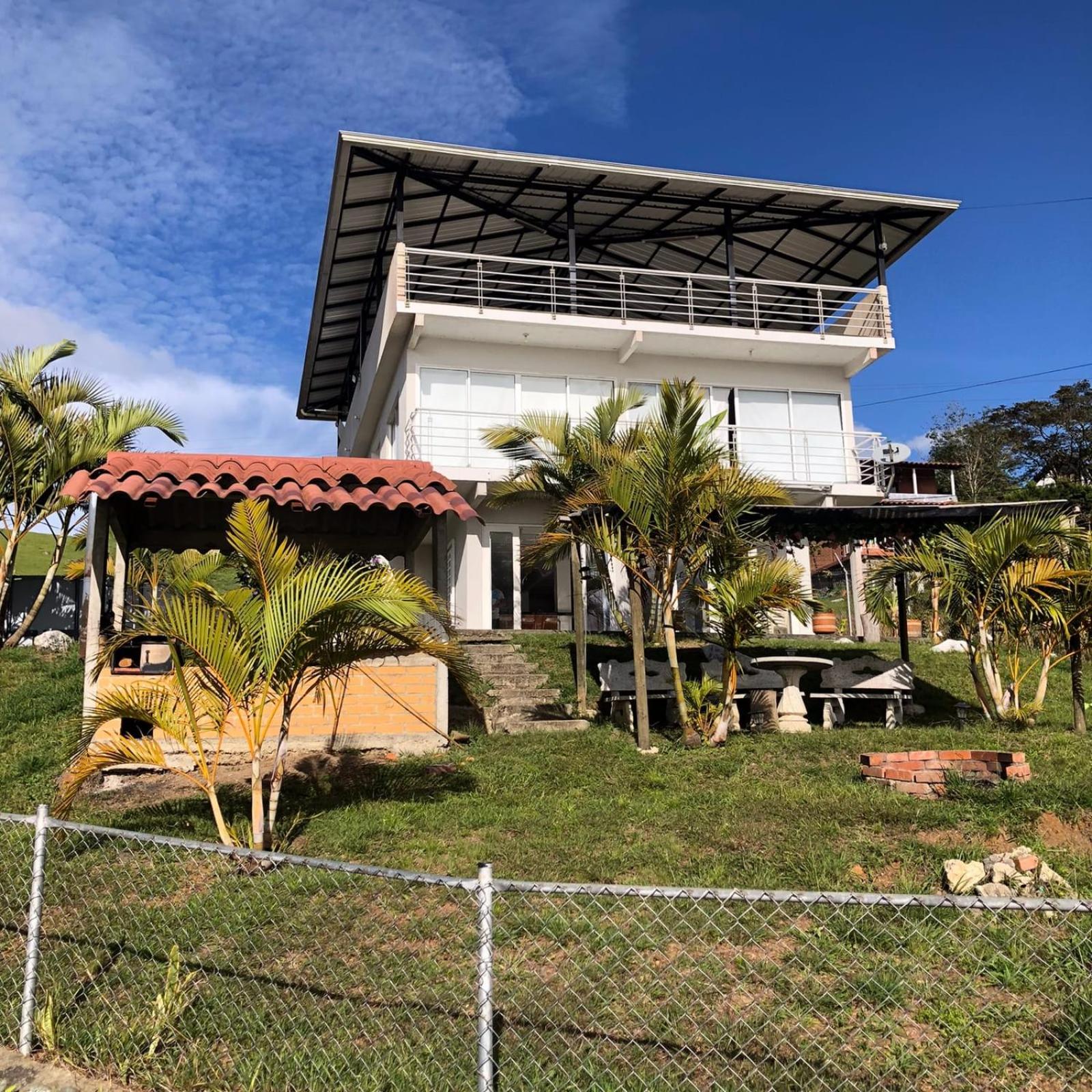 Lago calima home