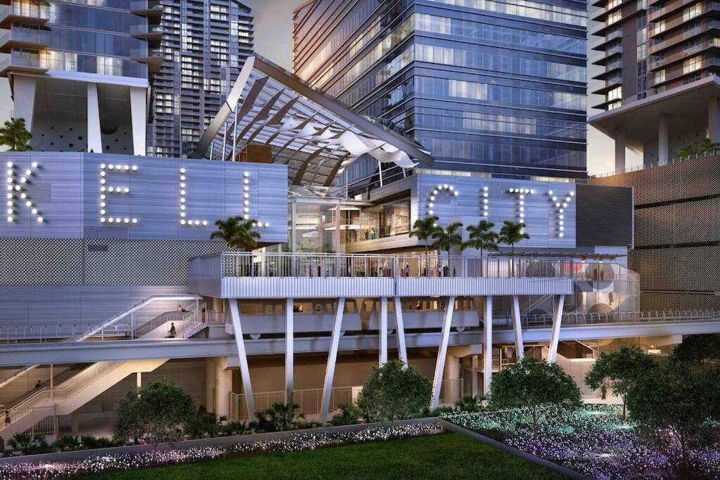 *Luxury Brickell High Rise Condo City/Ocean Views*