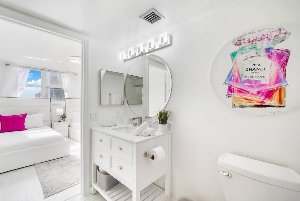 *Luxury Brickell High Rise Condo City/Ocean Views*