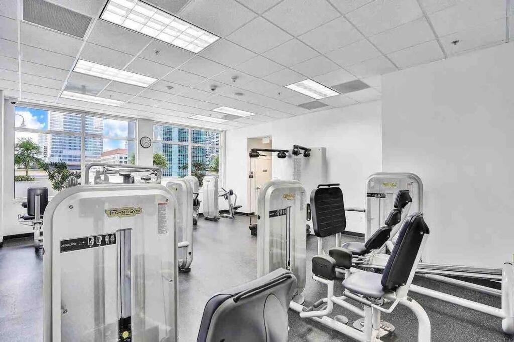 *Luxury Brickell High Rise Condo City/Ocean Views*