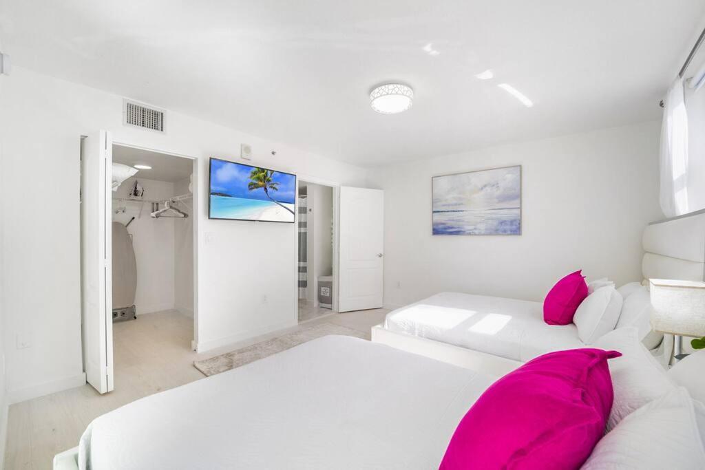 *Luxury Brickell High Rise Condo City/Ocean Views*