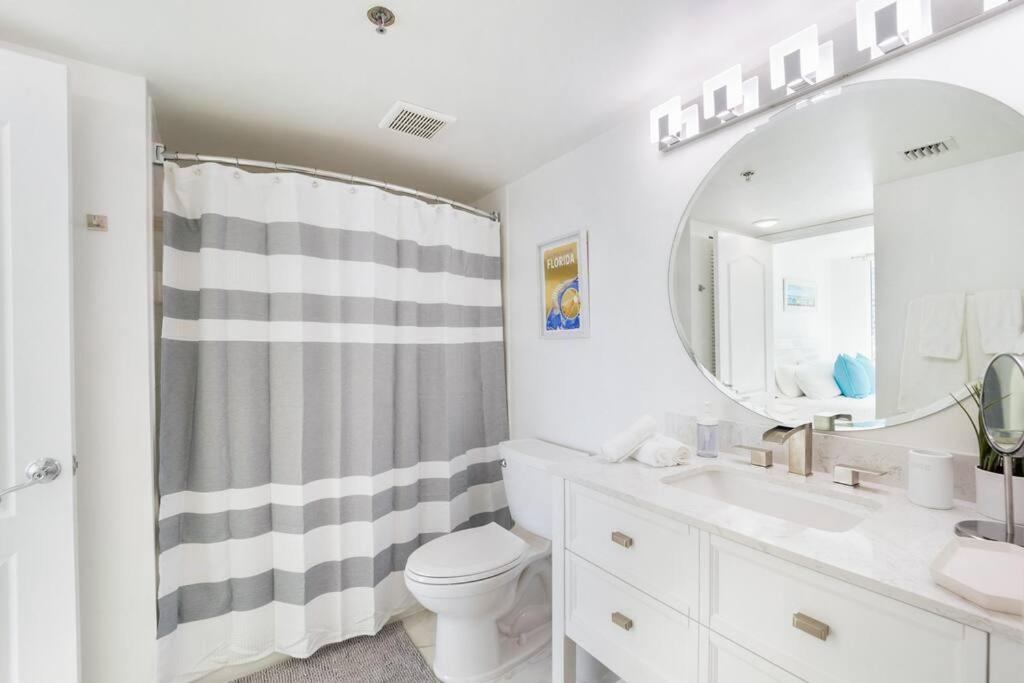 *Luxury Brickell High Rise Condo City/Ocean Views*